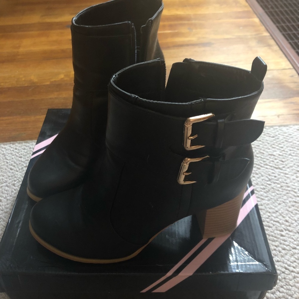 Ankle boots
